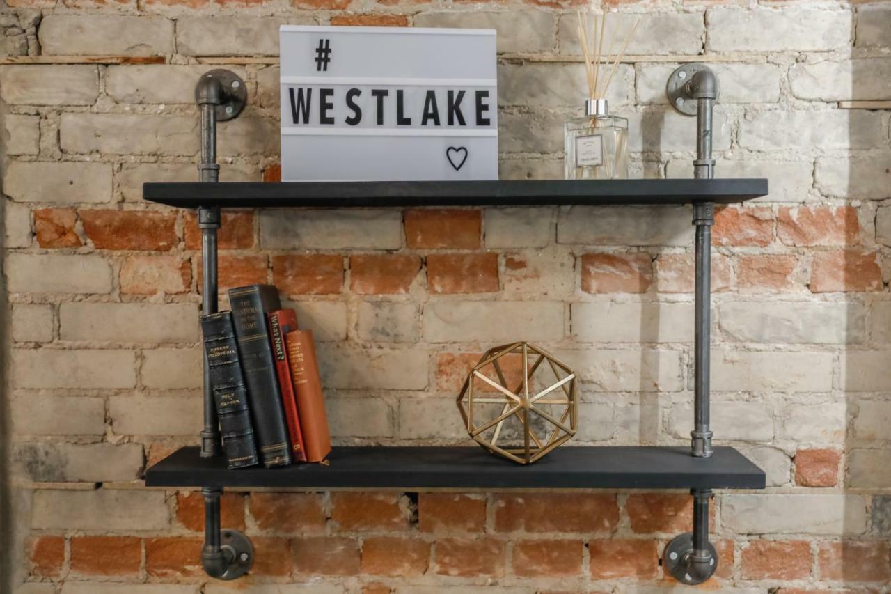 The Westlake Toronto Exterior photo